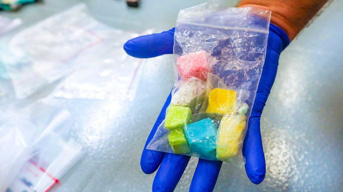 Smrtící droga fentanyl si vybrala oběti už i v Česku